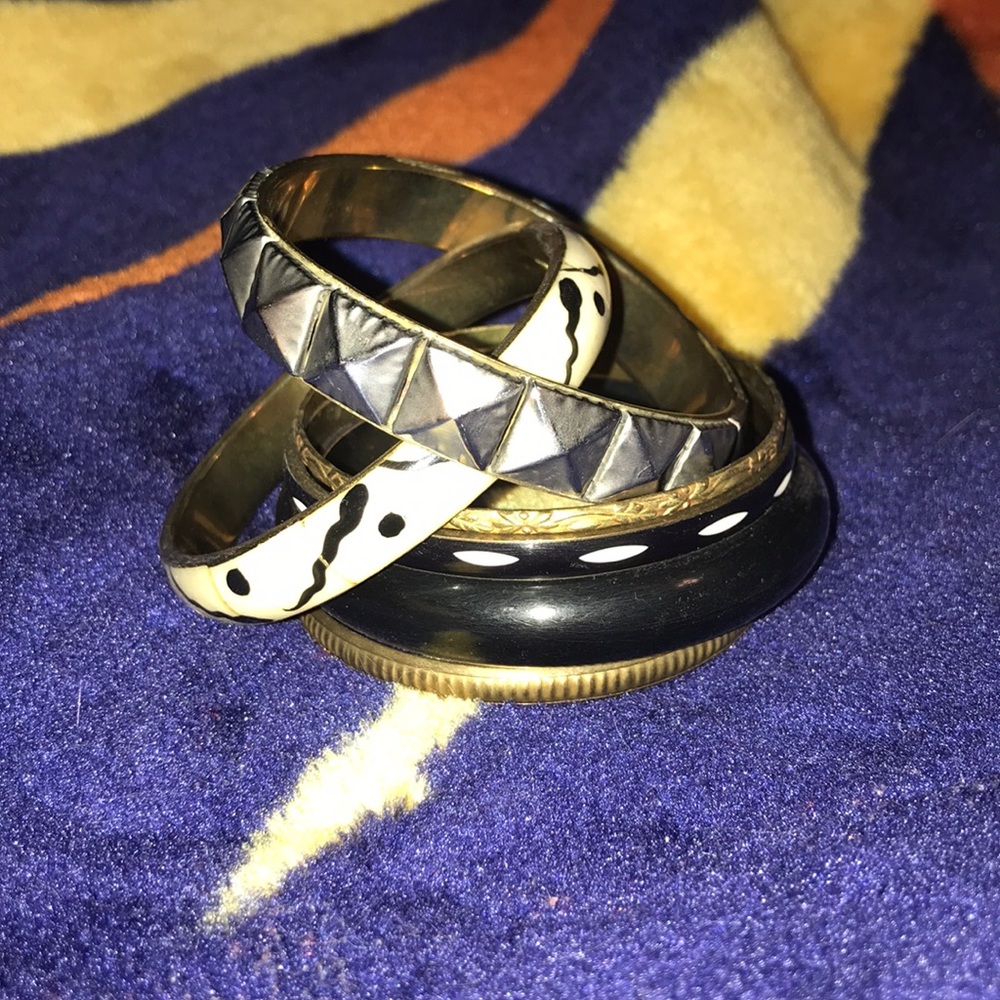 Set of bangles